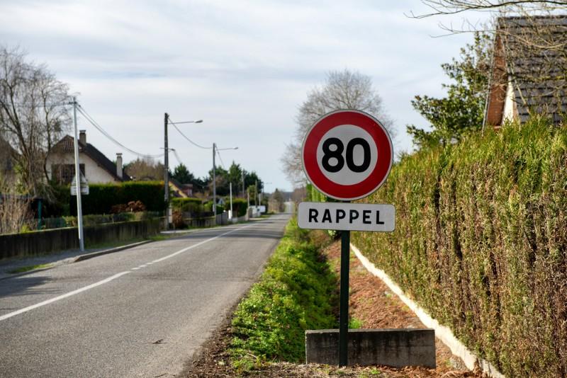 Limitation de la vitesse maximale autorisée à 80 km/h : qui devra payer les amendes ?